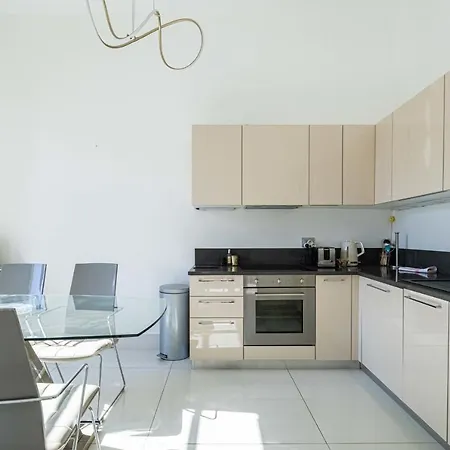 Superb 68m2 Flat With 80m2 Terrace - 2ch-4p Apartment