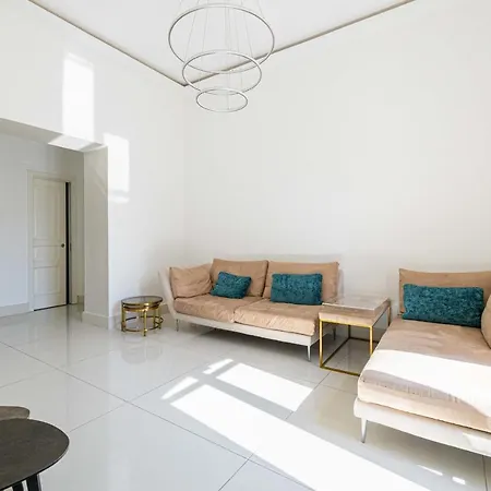 Superb 68m2 Flat With 80m2 Terrace - 2ch-4p Apartment Cannes