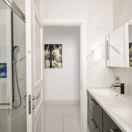 Superb 68m2 Flat With 80m2 Terrace - 2ch-4p Apartment